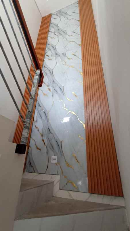 dijual rumah jalan rungkut mapan tengah