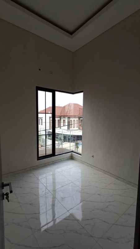 dijual rumah jalan rungkut mapan tengah