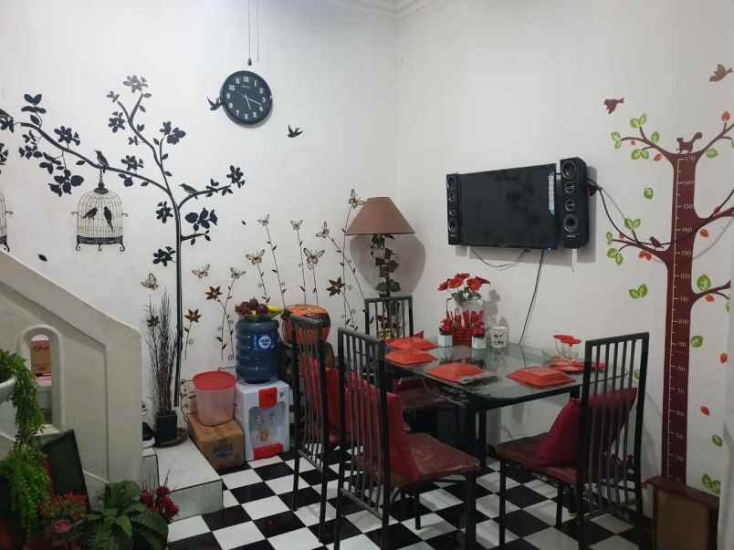 dijual rumah jalan titan asri