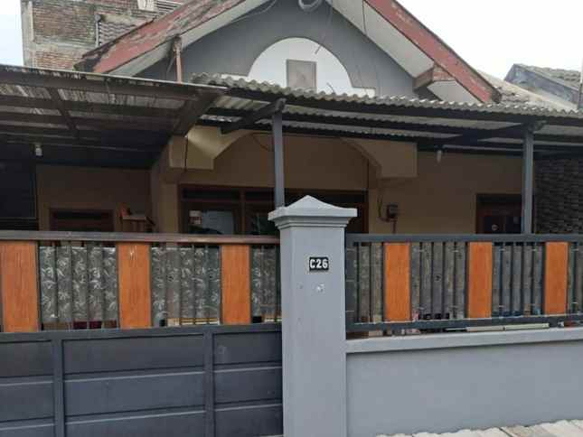 dijual rumah jalan titan asri