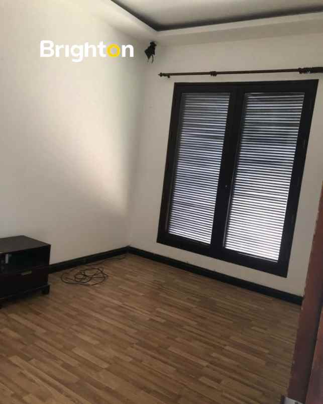 dijual rumah jalan walet permai