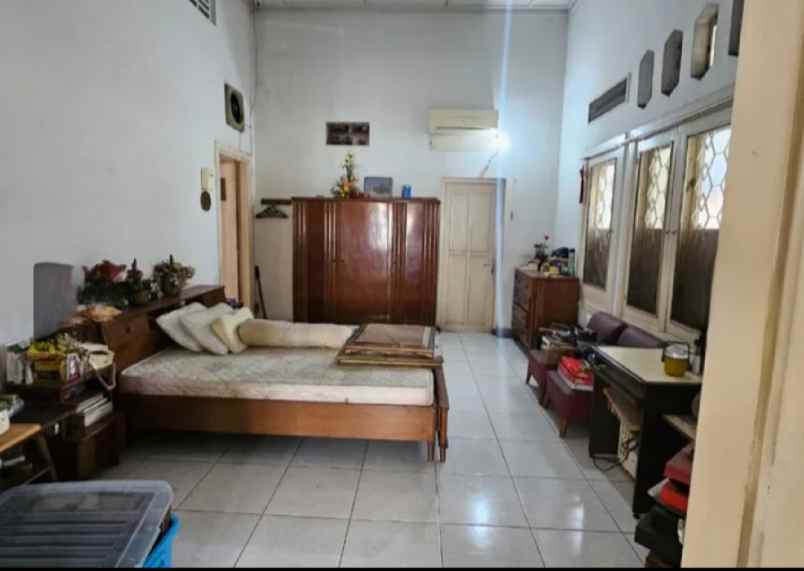 dijual rumah jalan wr supratman