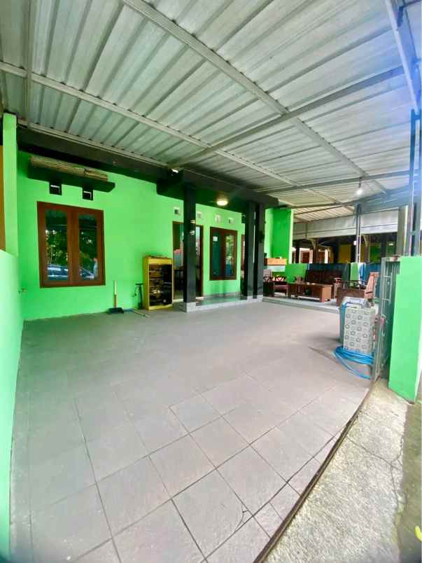 dijual rumah jambidan