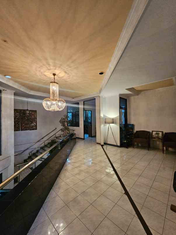 dijual rumah jl antasari raya