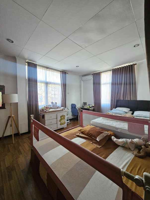 dijual rumah jl antasari raya