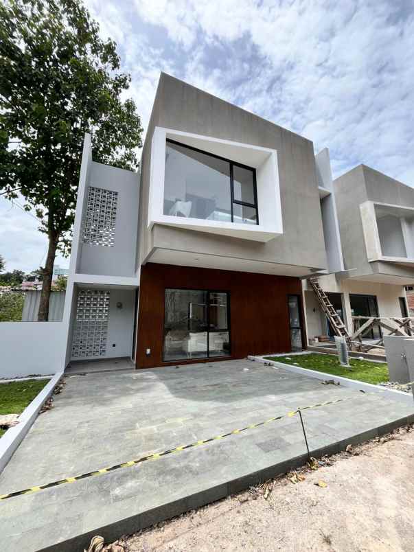 dijual rumah jl cisitu dago kota bandung