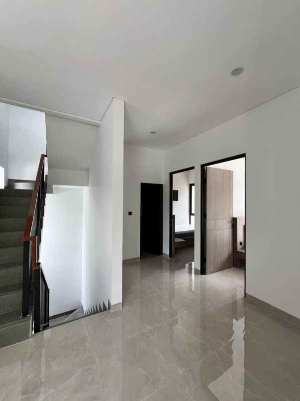 dijual rumah jl cisitu dago kota bandung