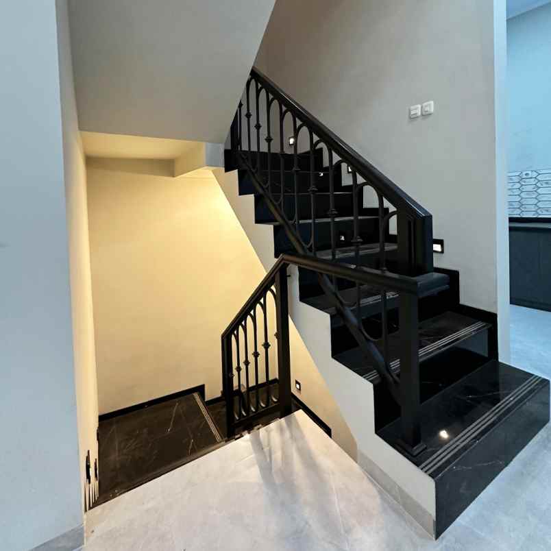 dijual rumah jl durian rt 2 rw 4