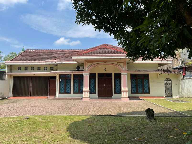 dijual rumah jl gagak hitam
