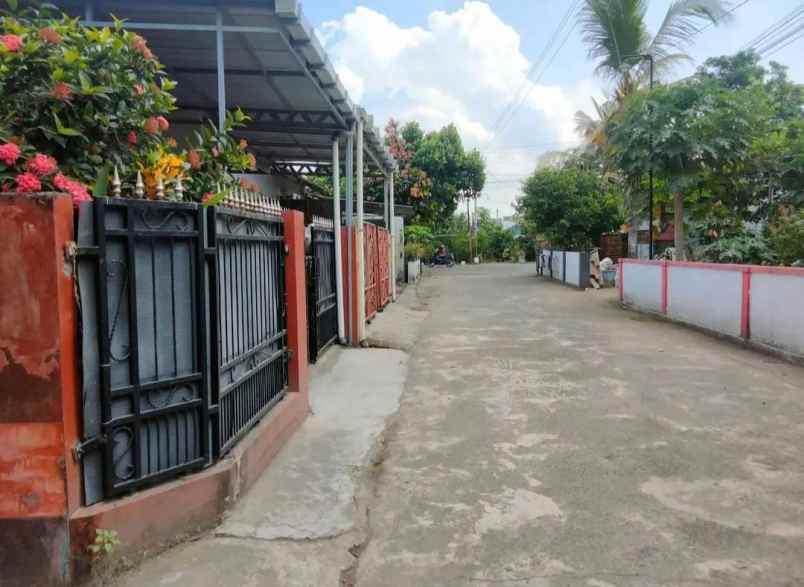 dijual rumah jl godean km 8