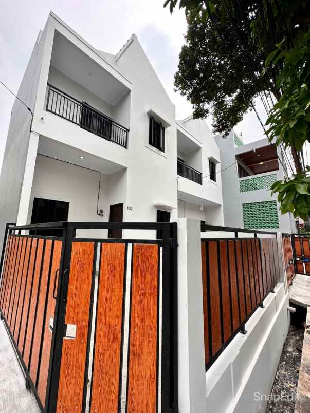 dijual rumah jl kalisari