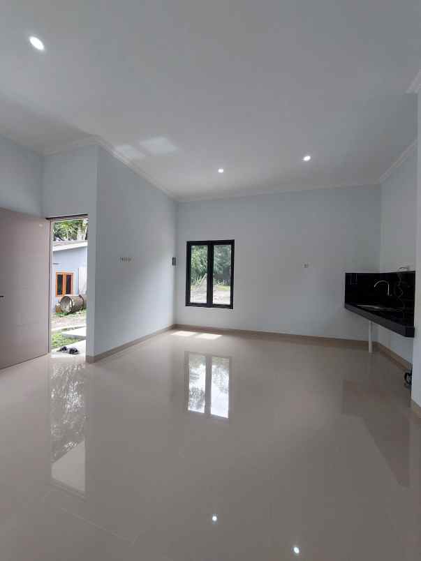 dijual rumah jl kaliurang km 13