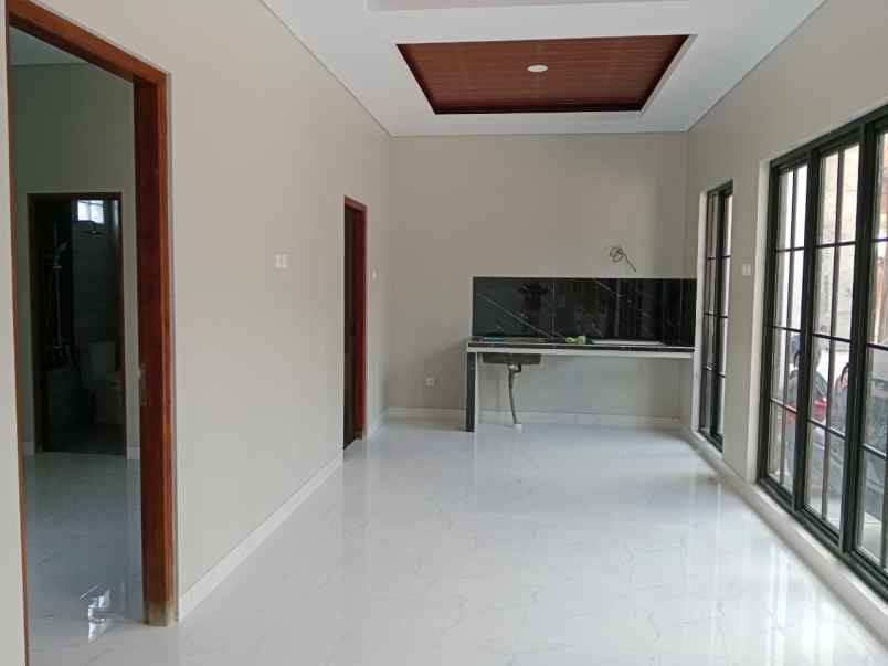 dijual rumah jl kaliurang km 14