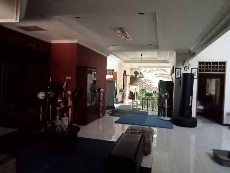 dijual rumah jl kembang elok utama puri