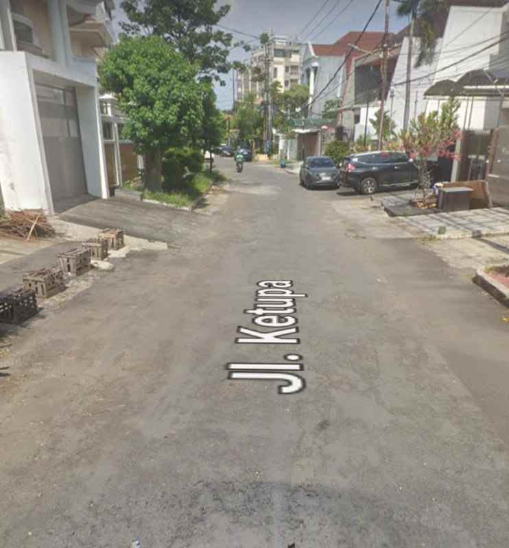 dijual rumah jl ketupa surabaya
