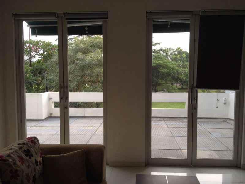 dijual rumah jl komplek puri cinere