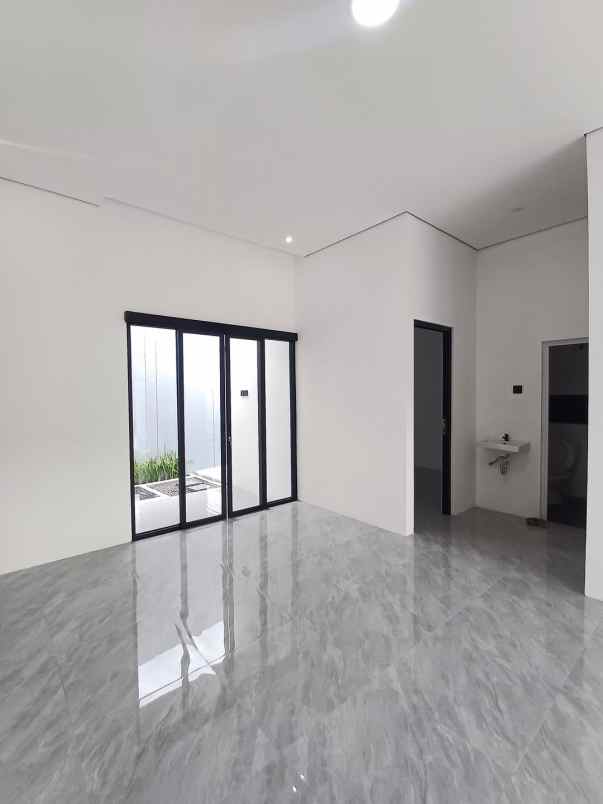 dijual rumah jl magelang km 11