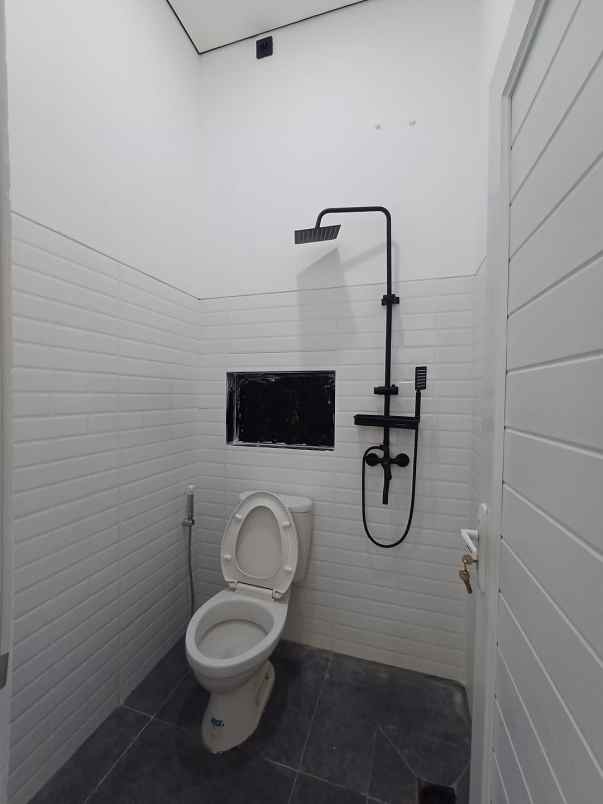 dijual rumah jl magelang km 11