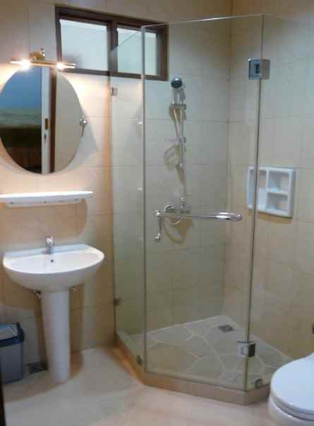 dijual rumah jl maleo