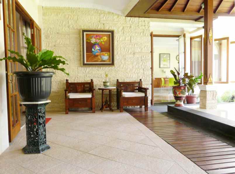 dijual rumah jl maleo