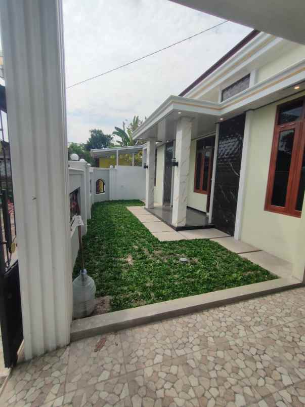 dijual rumah jl manding imogiri