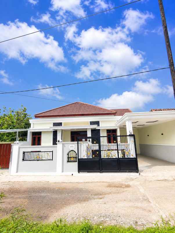 dijual rumah jl manding imogiri