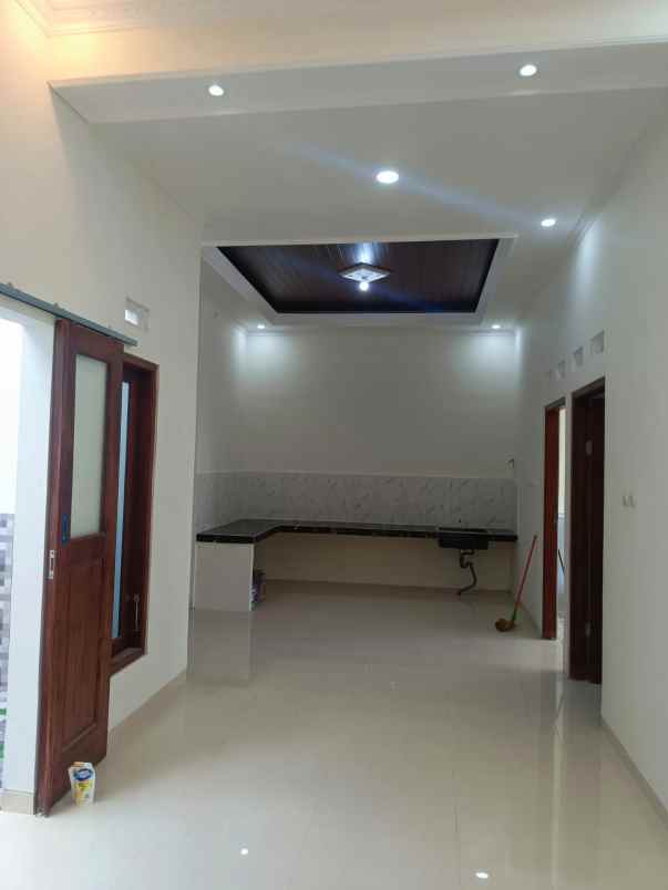 dijual rumah jl manding imogiri