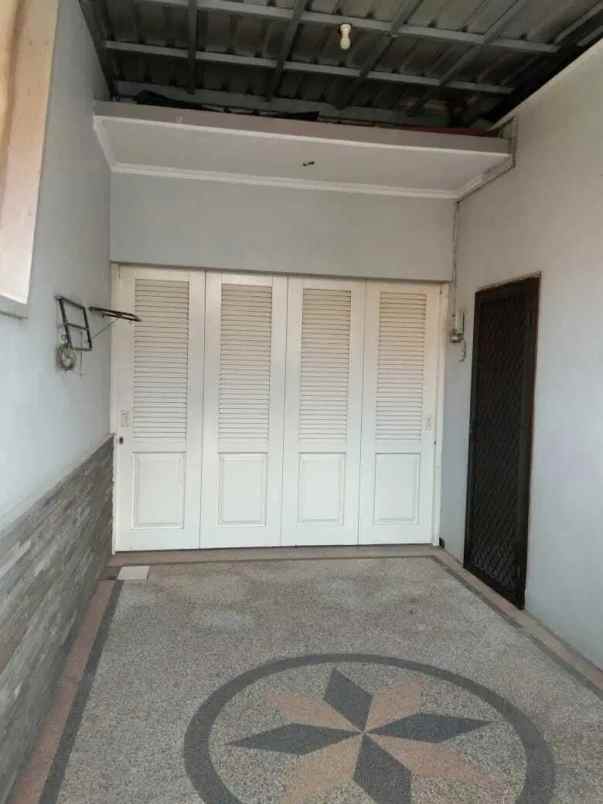 dijual rumah jl manyar tirtoyoso utara