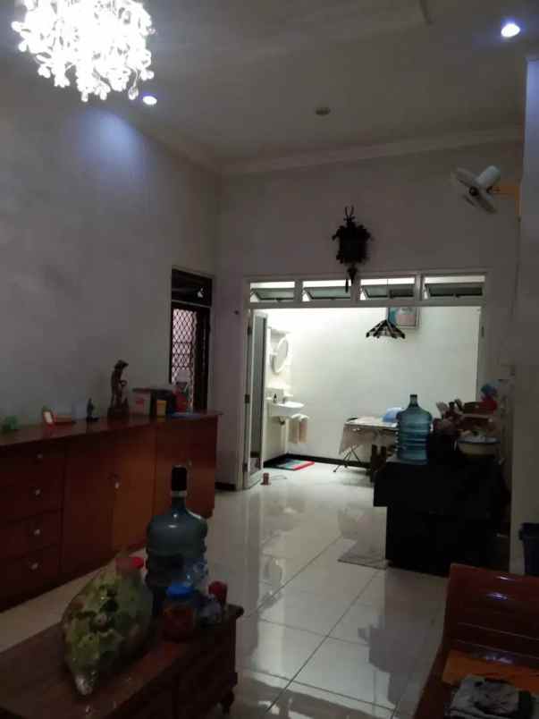 dijual rumah jl manyar tirtoyoso utara
