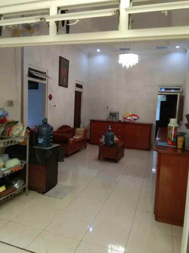 dijual rumah jl manyar tirtoyoso utara