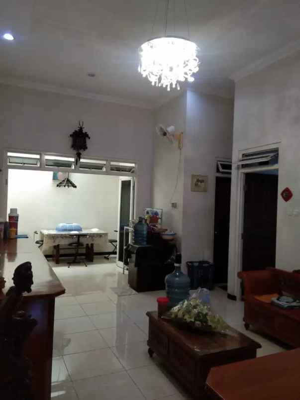 dijual rumah jl manyar tirtoyoso utara