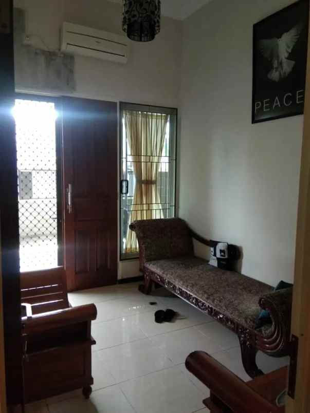 dijual rumah jl manyar tirtoyoso utara