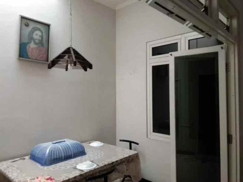 dijual rumah jl manyar tirtoyoso utara