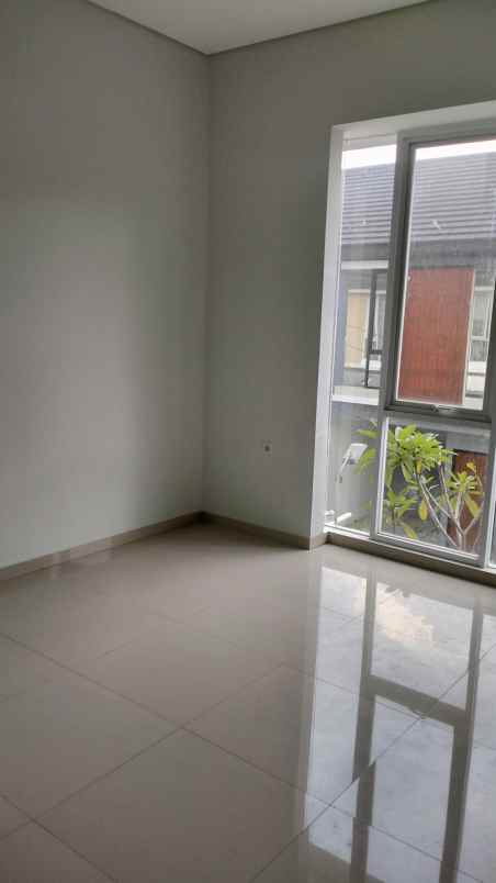 dijual rumah jl merkuri komplek