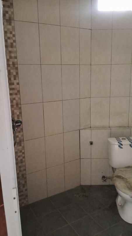 dijual rumah jl merkuri komplek