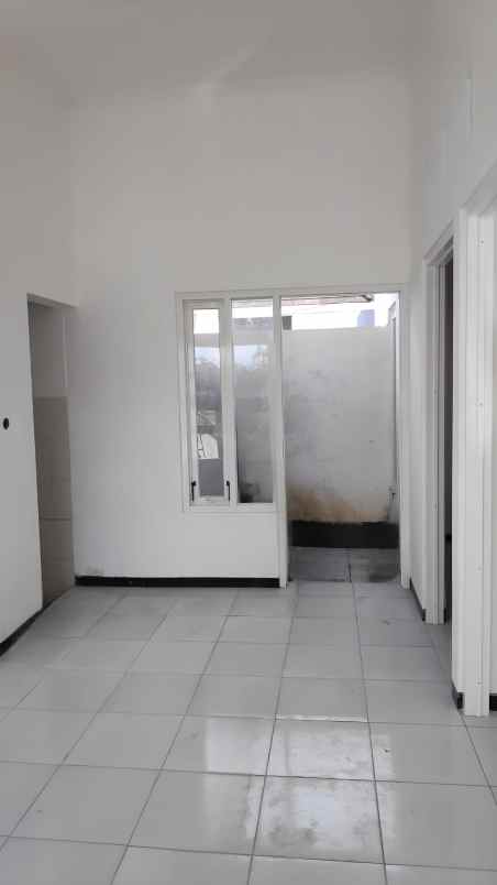 dijual rumah jl pahlawan balearjosari