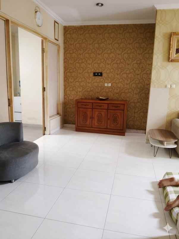 dijual rumah jl pandanaran hills