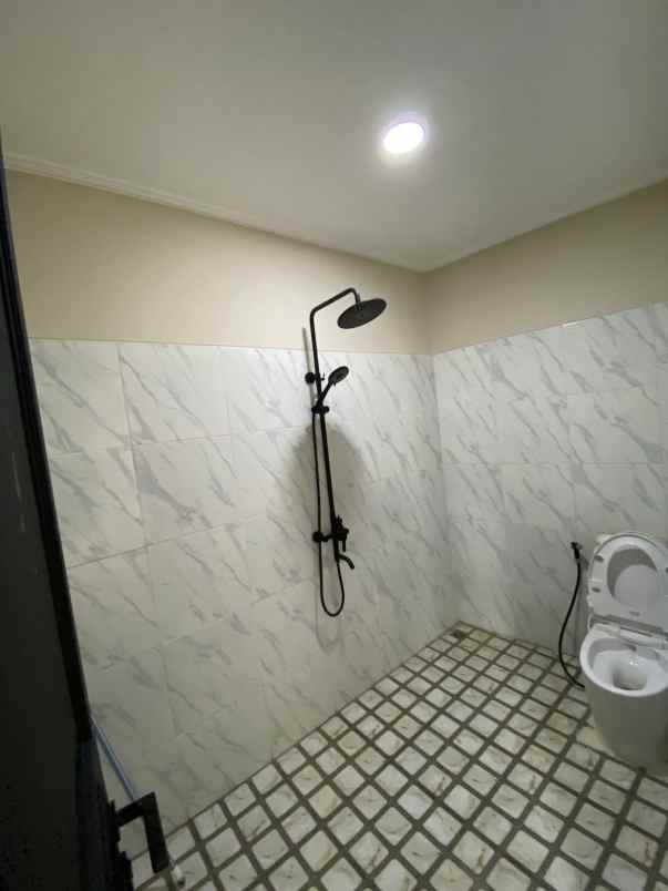 dijual rumah jl pekapuran raya sukatani