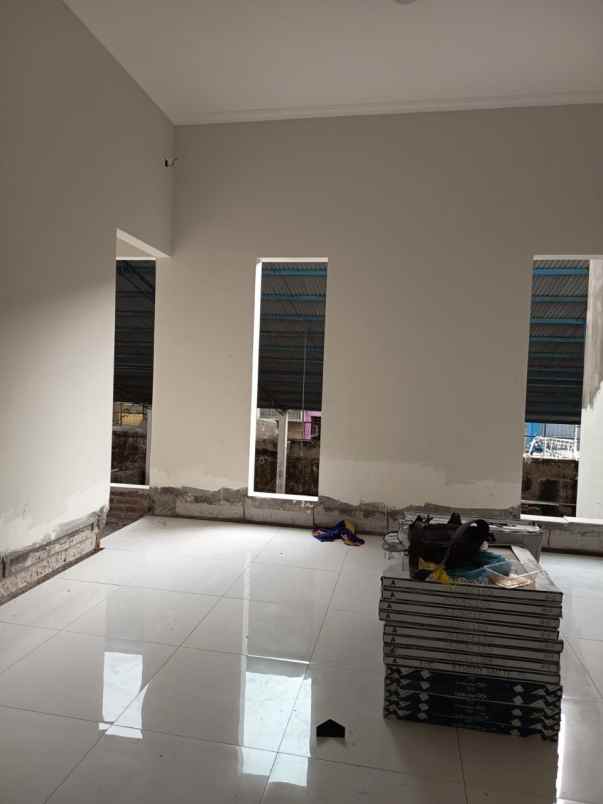 dijual rumah jl petemon