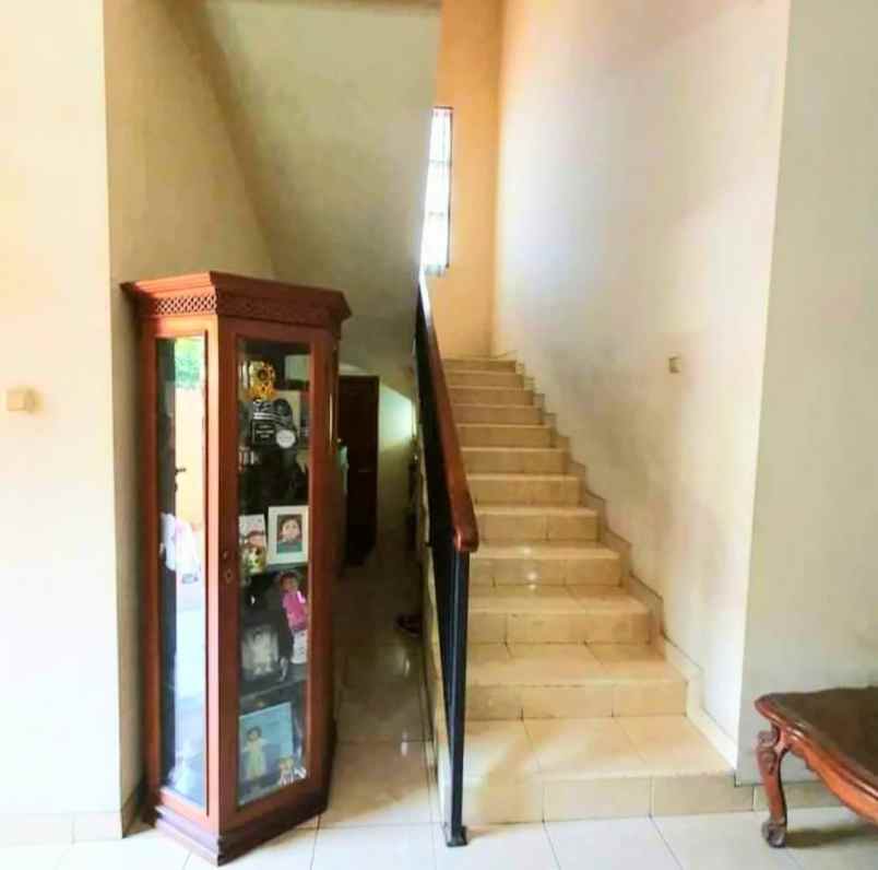 dijual rumah jl pondok kelapa duren