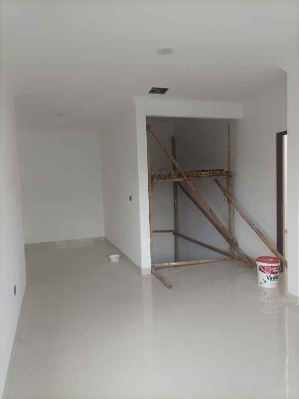 dijual rumah jl pondok kelapa duren