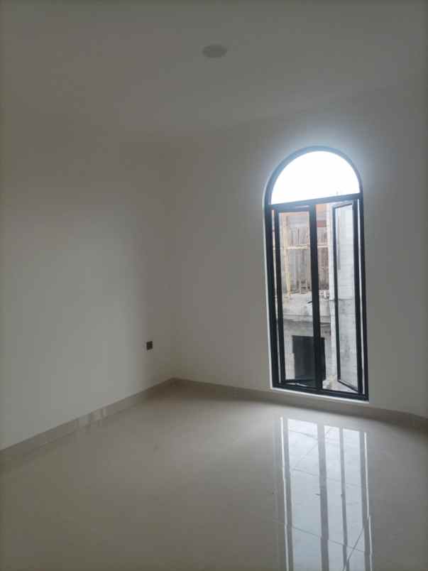 dijual rumah jl pondok kelapa duren