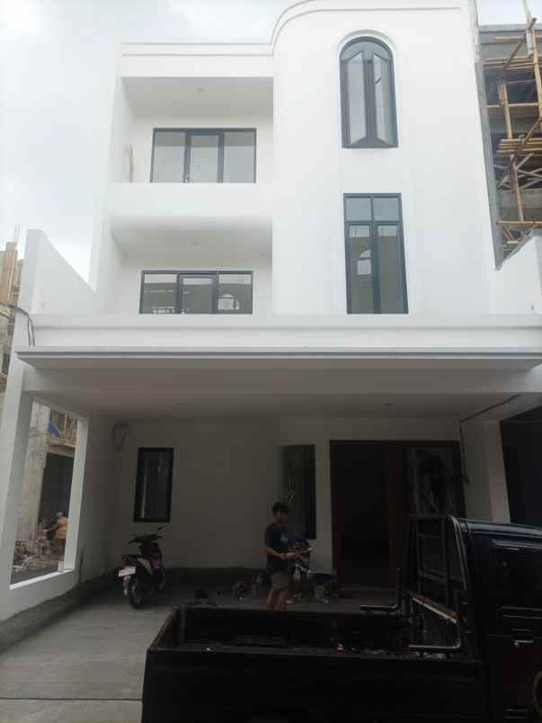 dijual rumah jl pondok kelapa duren