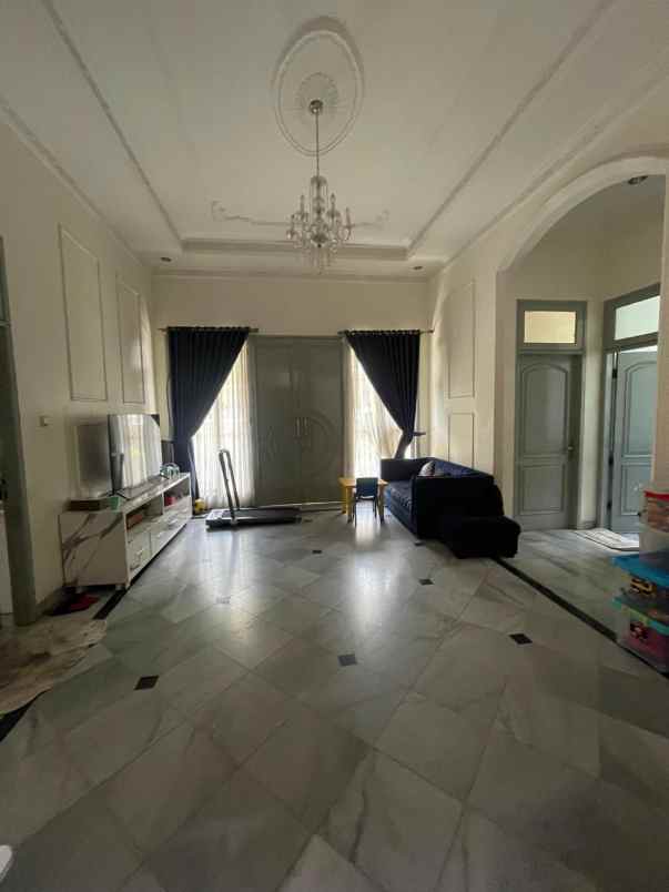 dijual rumah jl pondok kelapa duren