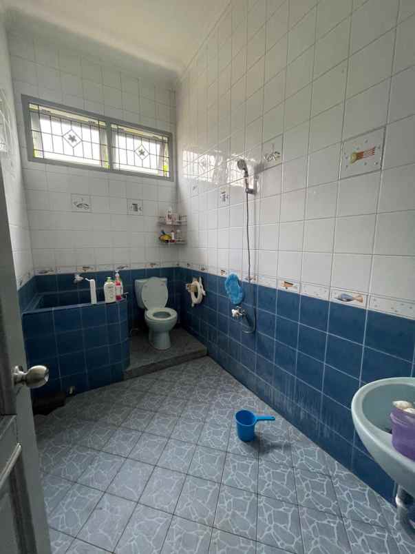 dijual rumah jl pondok kelapa duren