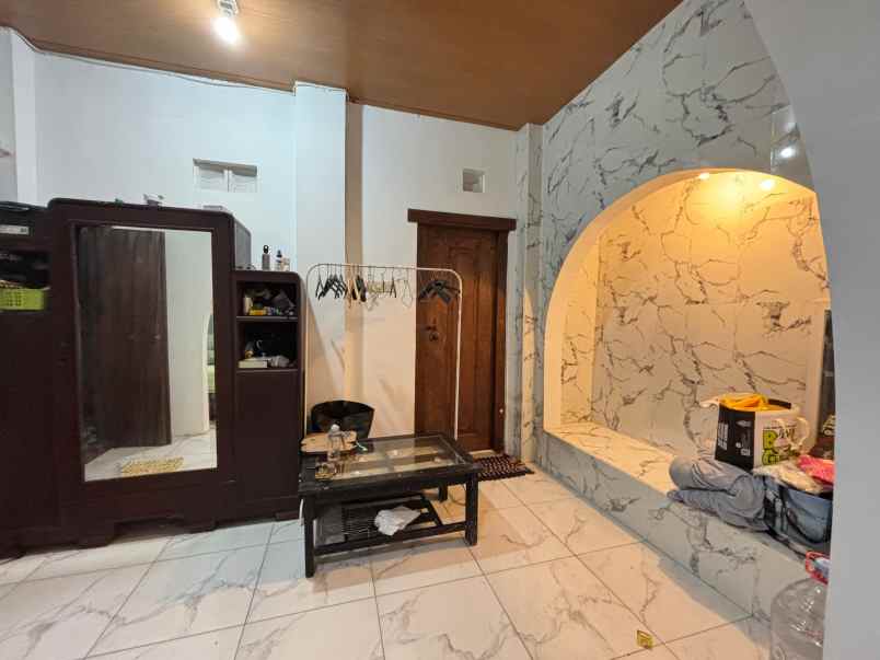 dijual rumah jl pura pemecutan ungasan