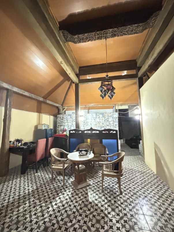 dijual rumah jl pura pemecutan ungasan