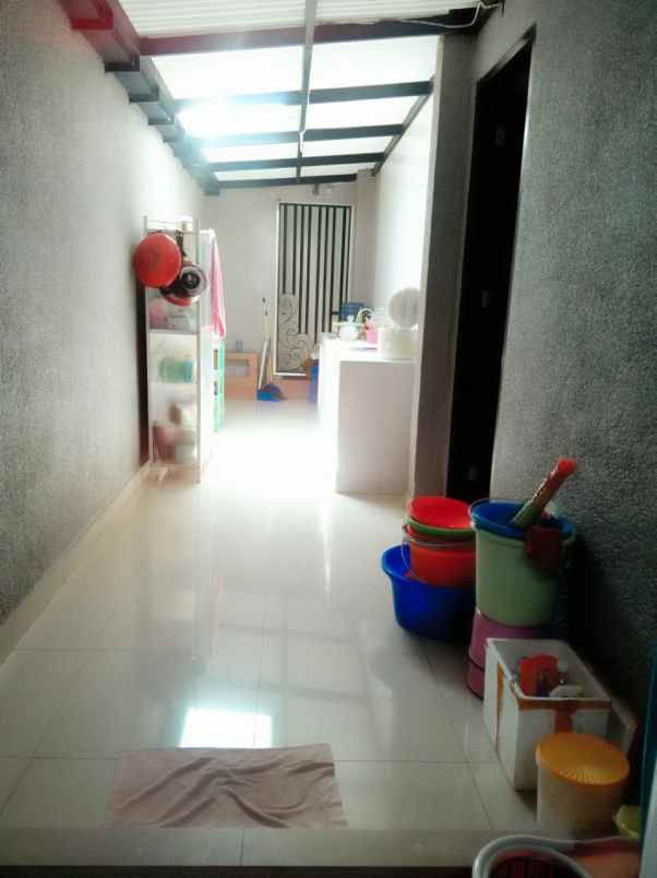 dijual rumah jl puri gading