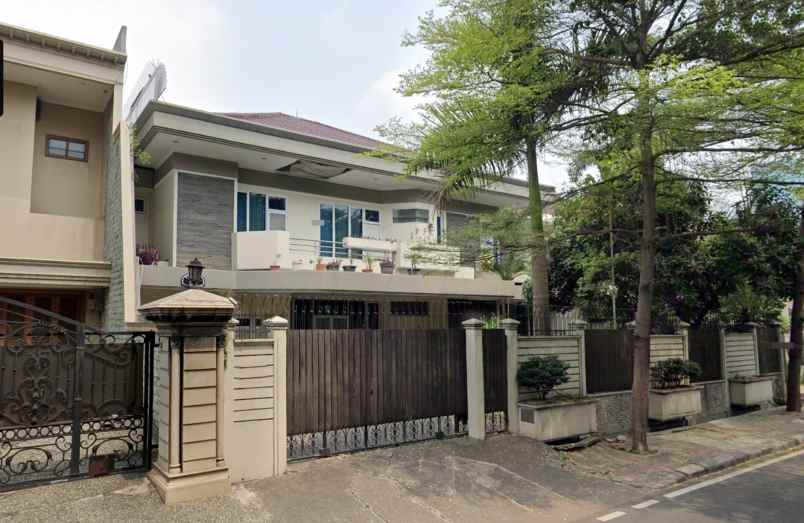 dijual rumah jl puri indah kembangan