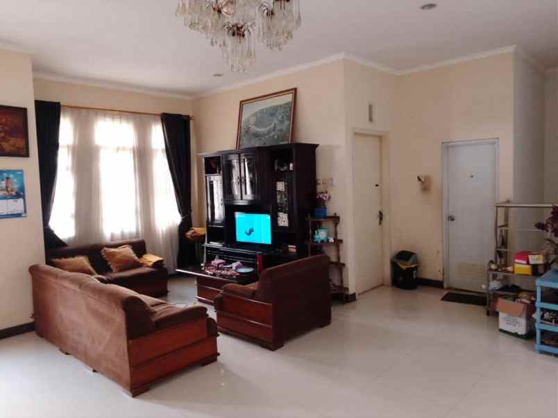 dijual rumah jl rancabolang margahayu